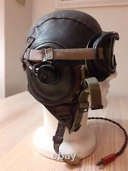 US figther pilot WW II leather helmet with goggles and oxy mask